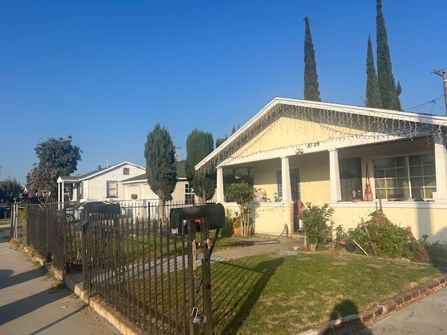 4748 Pine St, Pico Rivera, CA à vendre - Photo principale - Image 1 de 7