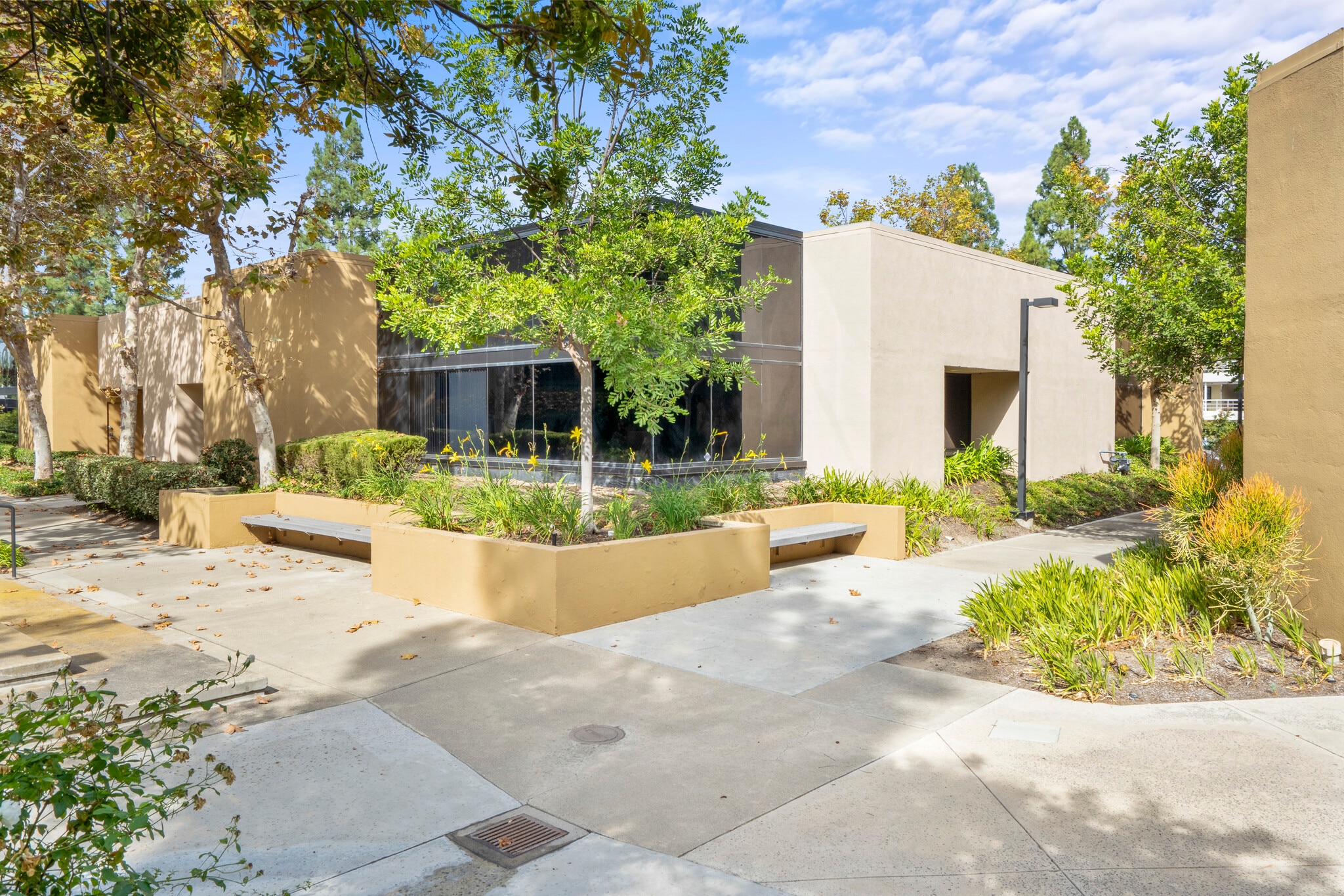 23117 Plaza Pointe Dr, Laguna Hills, CA for sale Primary Photo- Image 1 of 21
