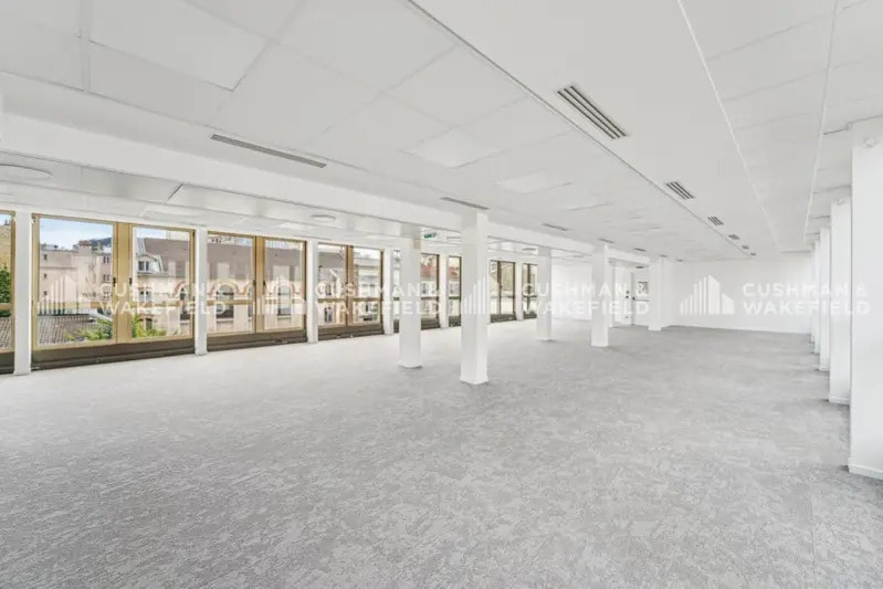29 Rue Des Poissonniers, Neuilly-sur-Seine for lease - Interior Photo - Image 3 of 14