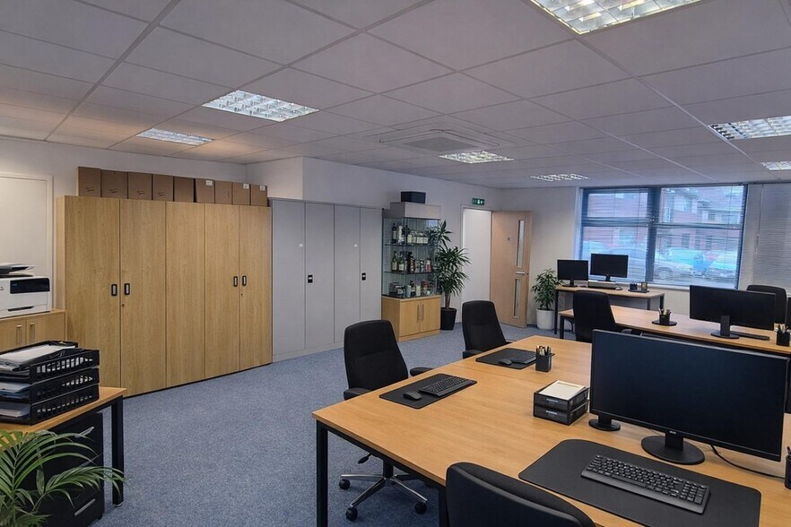 Foundry Ln, Horsham à louer - Photo du bâtiment - Image 2 de 3