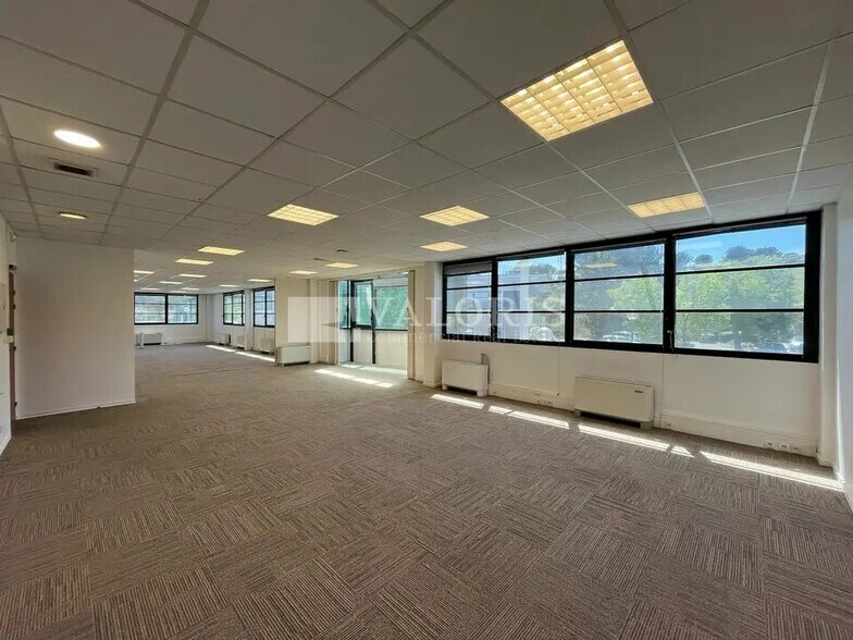 Office in Aix-en-Provence for lease - Interior Photo - Image 3 of 20