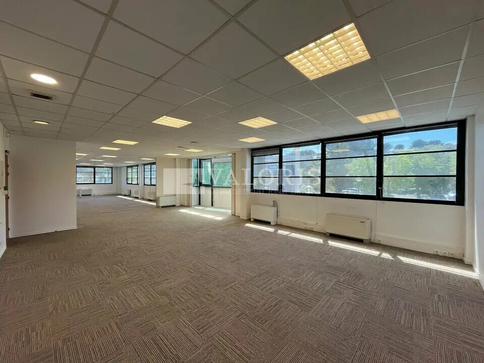 Office in Aix-en-Provence for lease Interior Photo- Image 1 of 9