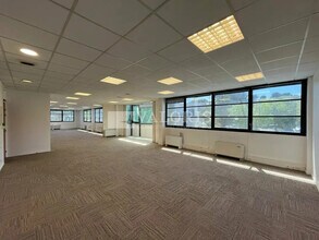 Office in Aix-en-Provence for lease Interior Photo- Image 1 of 9