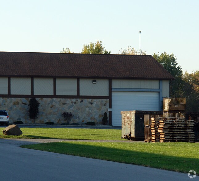 550 Goodrich Rd, Bellevue, OH à vendre - Photo du bâtiment - Image 2 de 26