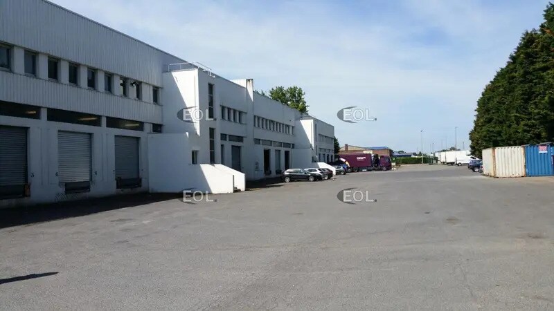 Industrial in Lesquin for lease - Building Photo - Image 2 of 2