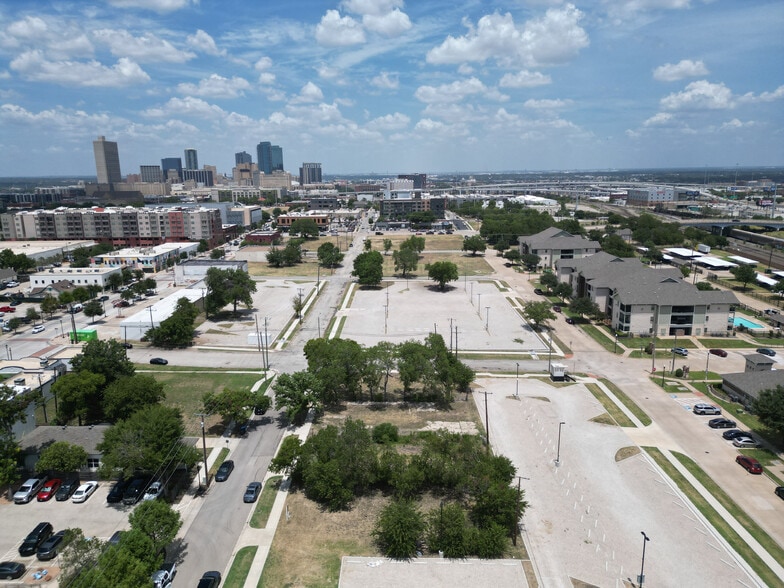 901 Bryan Ave, Fort Worth, TX for sale - Building Photo - Image 3 of 3