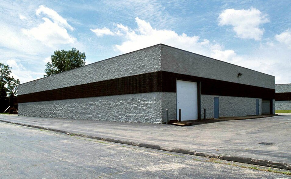 36010 Industrial Rd, Livonia, MI à louer - Autre - Image 2 de 4