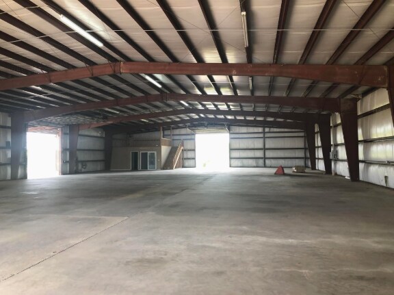 3016 N Twin City Hwy, Nederland, TX for sale - Interior Photo - Image 2 of 10