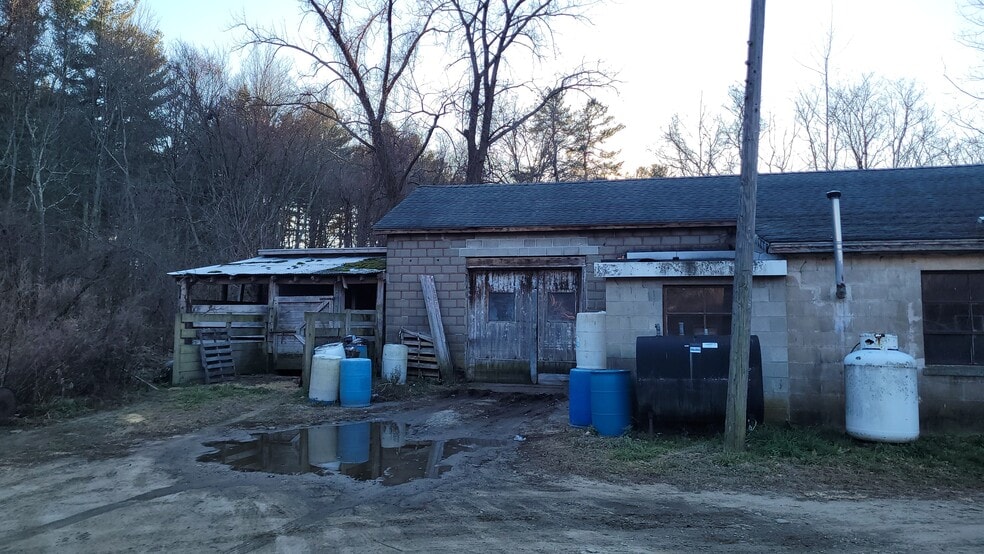 253 Brick Top Rd, Windham, CT à vendre - Photo du bâtiment - Image 3 de 11