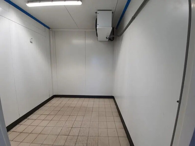 Industrial in Boulogne-Billancourt for lease - Interior Photo - Image 2 of 4