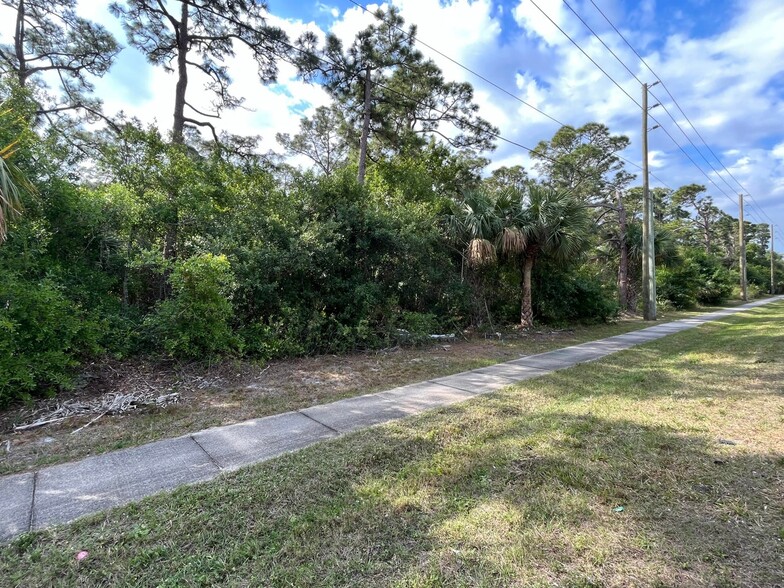 5124 Turnpike Feeder Rd, Fort Pierce, FL à vendre - Photo du b timent - Image 2 de 7