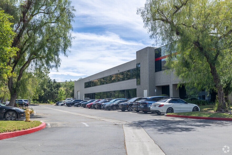 26610 Agoura Rd, Calabasas, CA for lease - Building Photo - Image 3 of 19