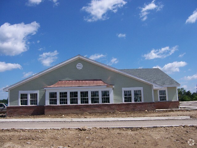 2433 Oak Valley Dr, Ann Arbor, MI à vendre - Photo du bâtiment - Image 2 de 21