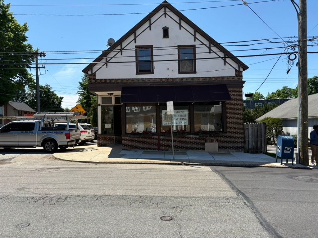 7800 Montgomery Ave, Elkins Park, PA for lease Primary Photo- Image 1 of 12