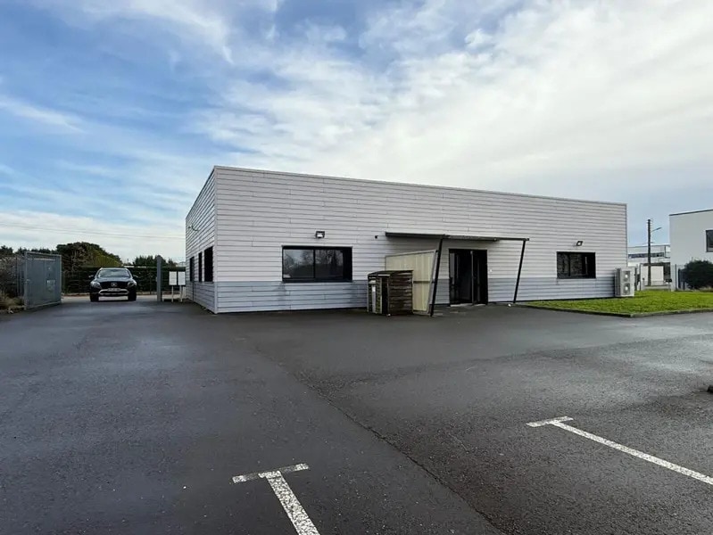 Office in Les Sorinières for lease Building Photo- Image 1 of 5