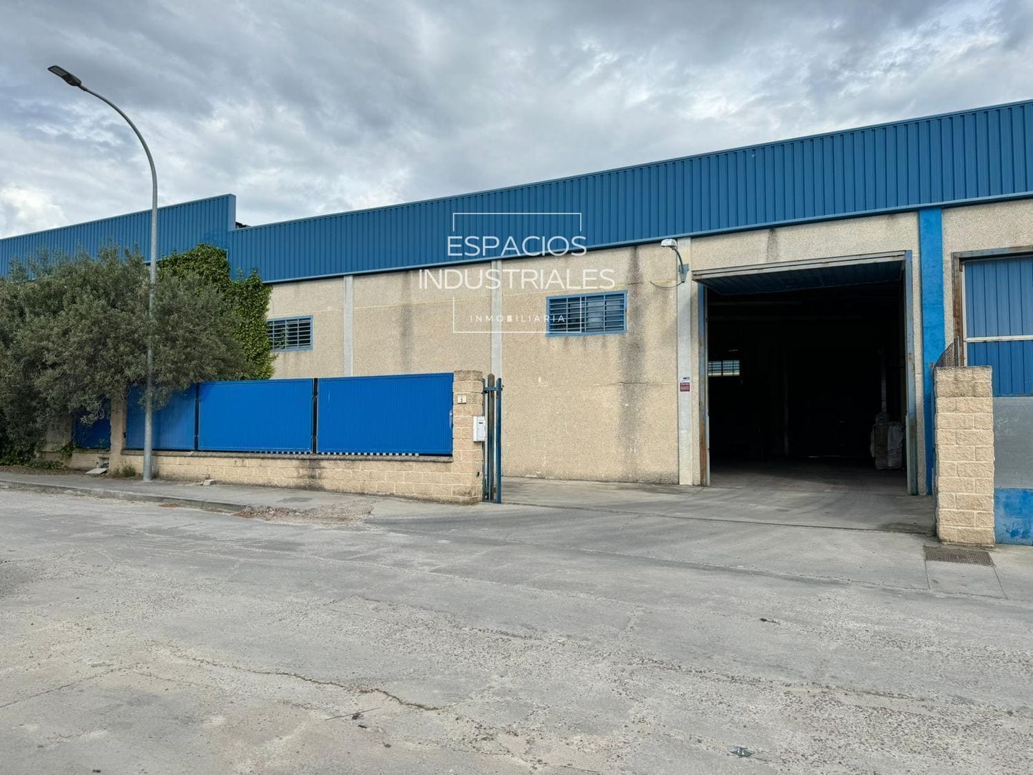 Industrial in Serranillos del Valle, Madrid for sale Construction Photo- Image 1 of 6