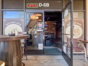 6591-6599 Collins Dr, Moorpark, CA à louer Photo intérieure- Image 2 de 13