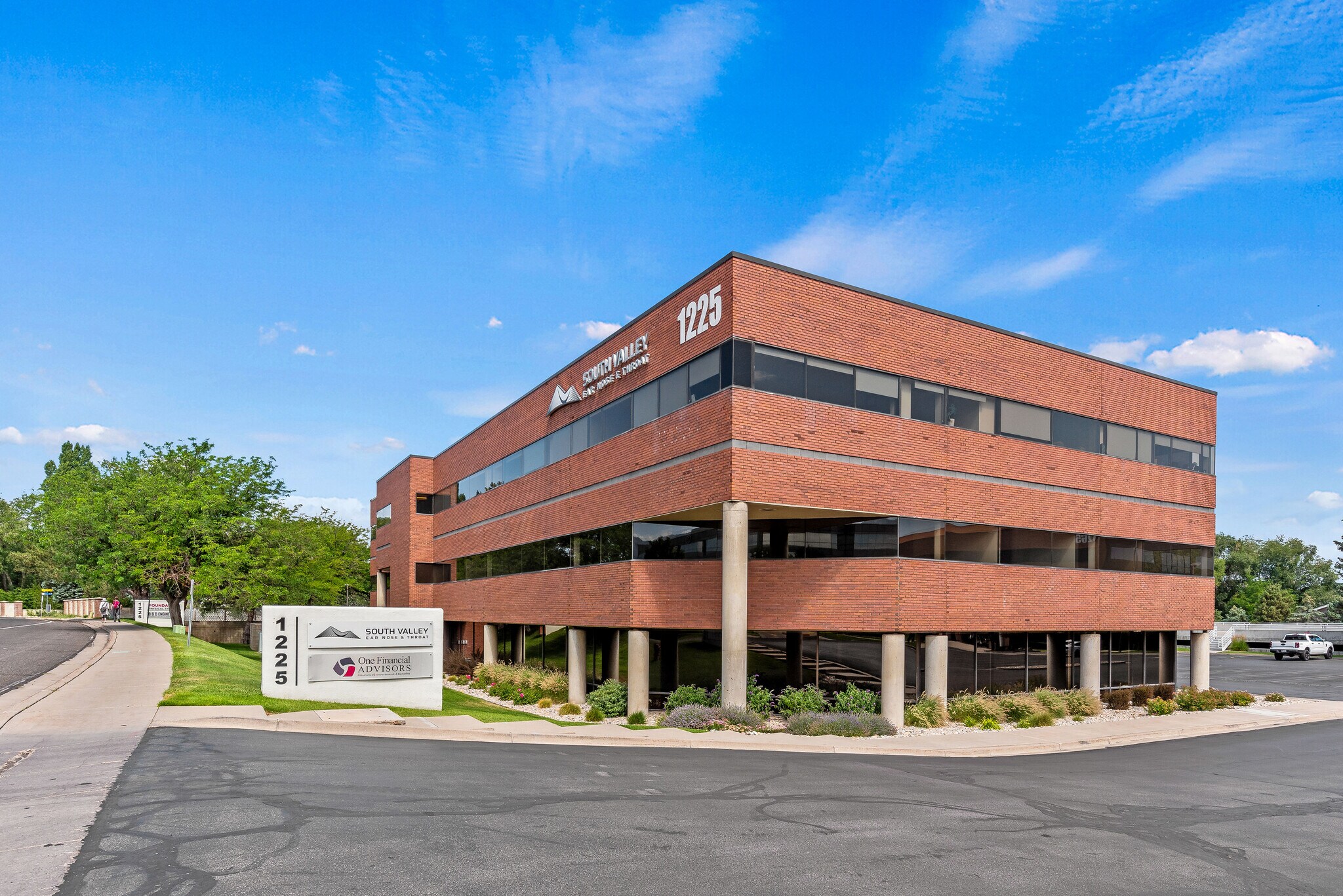 1225 E Fort Union Blvd, Cottonwood Heights, UT for sale Building Photo- Image 1 of 5