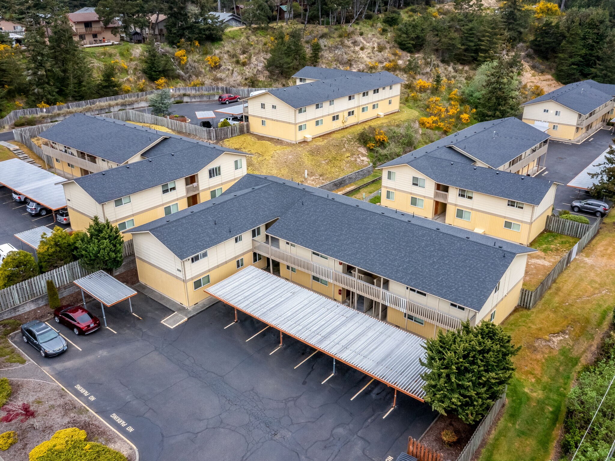 1930 Maple St, North Bend, OR à vendre Photo principale- Image 1 de 8