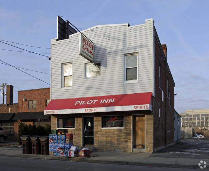 3921 Edwards Rd, Cincinnati, OH for lease - Building Photo - Image 2 of 16