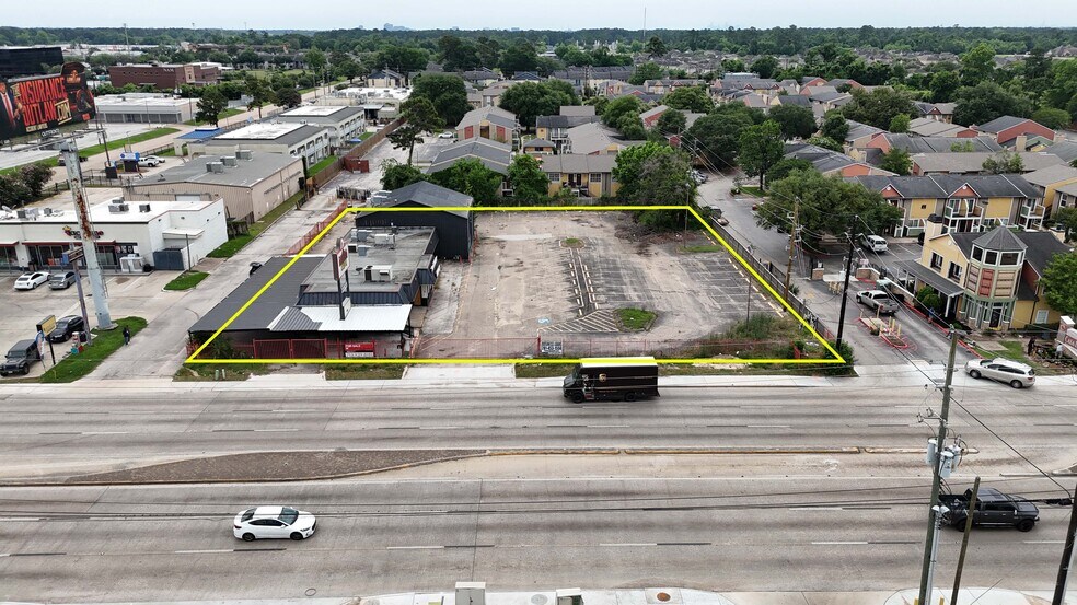 2427 FM 1960 Rd W, Houston, TX à vendre - Photo du bâtiment - Image 2 de 13