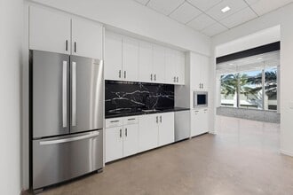 400 Spectrum Center Dr, Irvine, CA for lease Interior Photo- Image 1 of 5