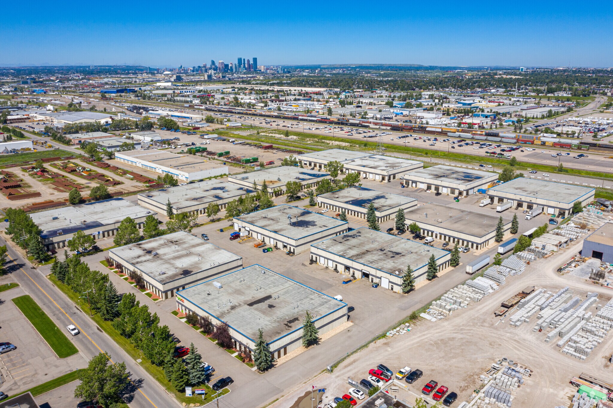 4216 54 Av SE, Calgary, AB à vendre Aérien- Image 1 de 1