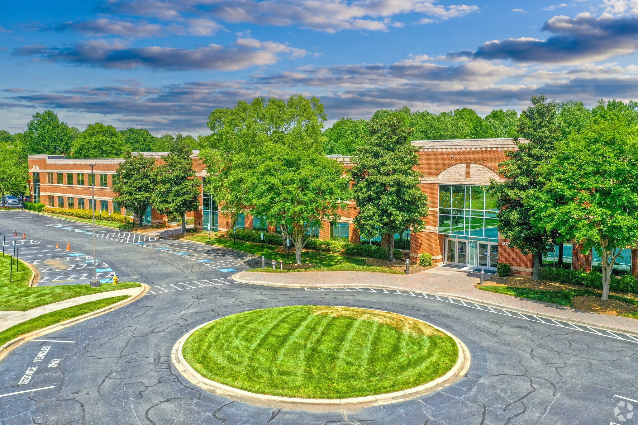 200 Regency Executive Park Dr, Charlotte, NC for lease Primary Photo- Image 1 of 7
