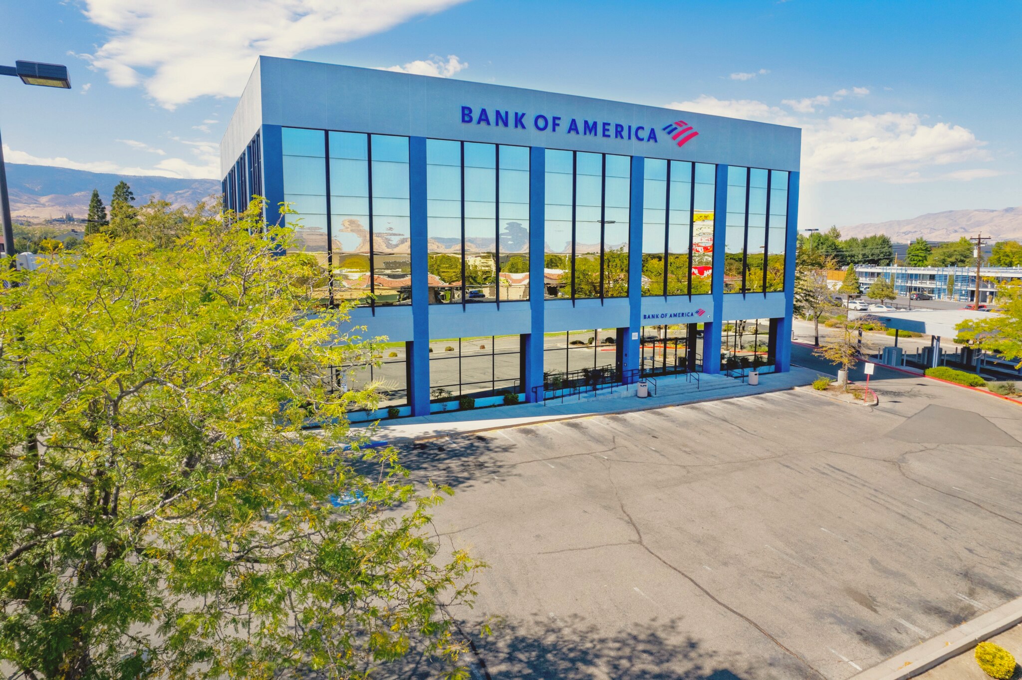 5905 S Virginia St, Reno, NV à louer Photo du bâtiment- Image 1 de 12