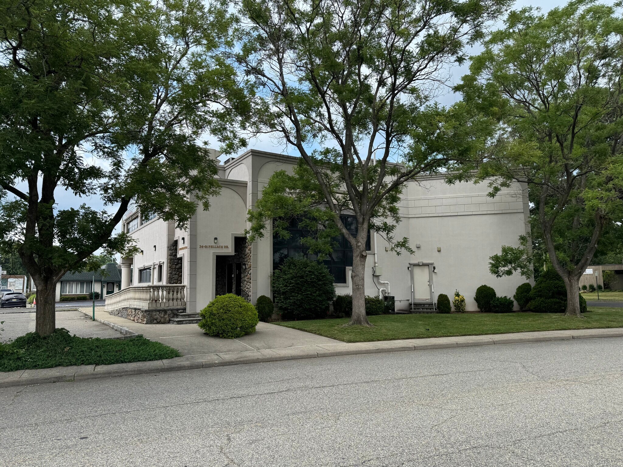 26-01 Pellack Dr, Fair Lawn, NJ for sale Building Photo- Image 1 of 8