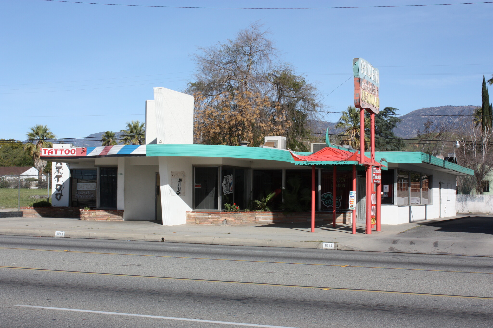 1042-1046 W Highland Ave, San Bernardino, CA à louer Photo du b timent- Image 1 de 3