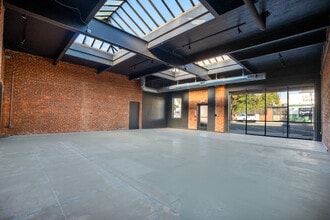 309-311 N Tremont St, Oceanside, CA for lease Interior Photo- Image 2 of 7