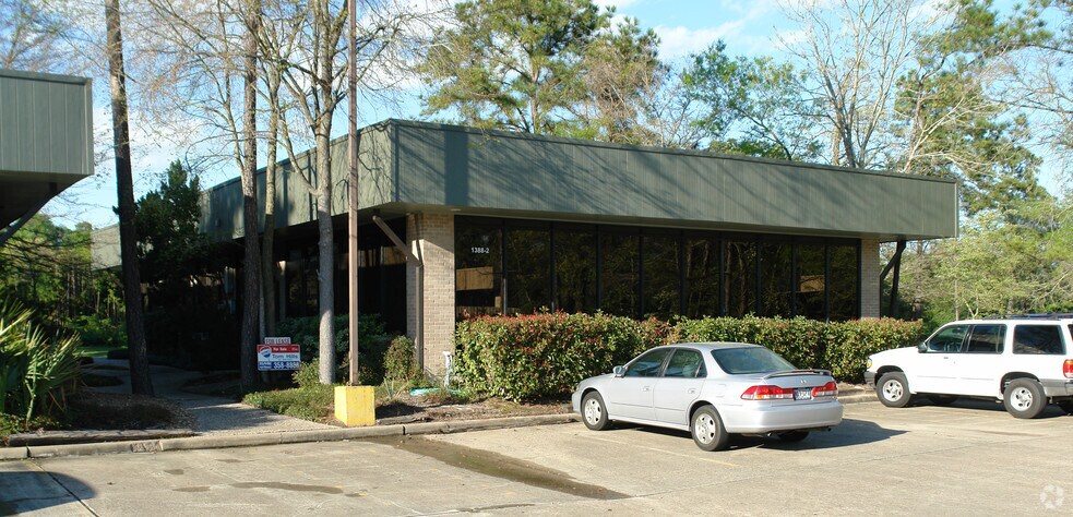 1388 Stonehollow Dr, Humble, TX à louer - Photo du bâtiment - Image 2 de 8