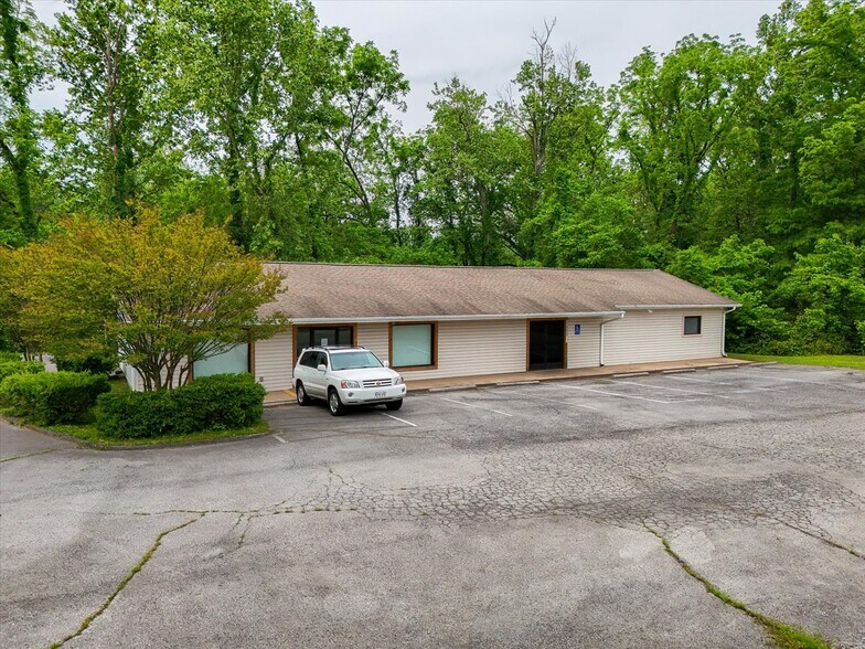 4002 Brandon Ave SW, Roanoke, VA à vendre - Photo du bâtiment - Image 2 de 22