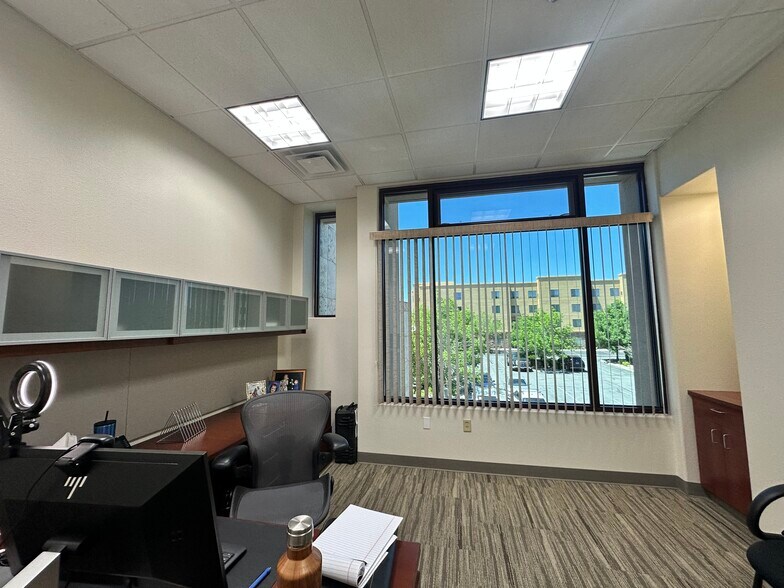5470 kietzke Ln, Reno, NV à louer - Photo intérieure - Image 3 de 19