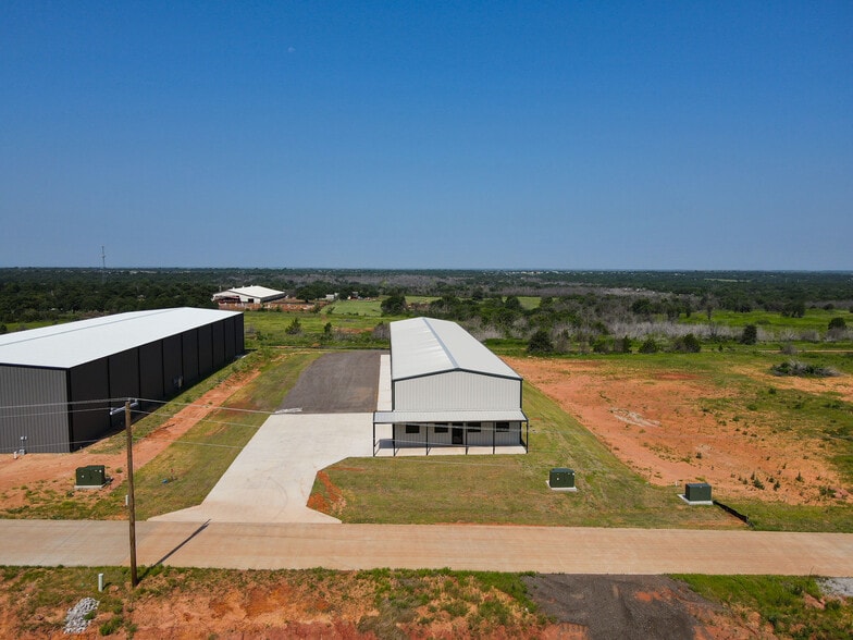 11535 Black Sand Drive, Edmond, OK for sale - Building Photo - Image 3 of 17