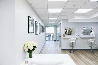 1017 N La Cienega Blvd, West Hollywood, CA à louer Photo intérieure- Image 2 de 11