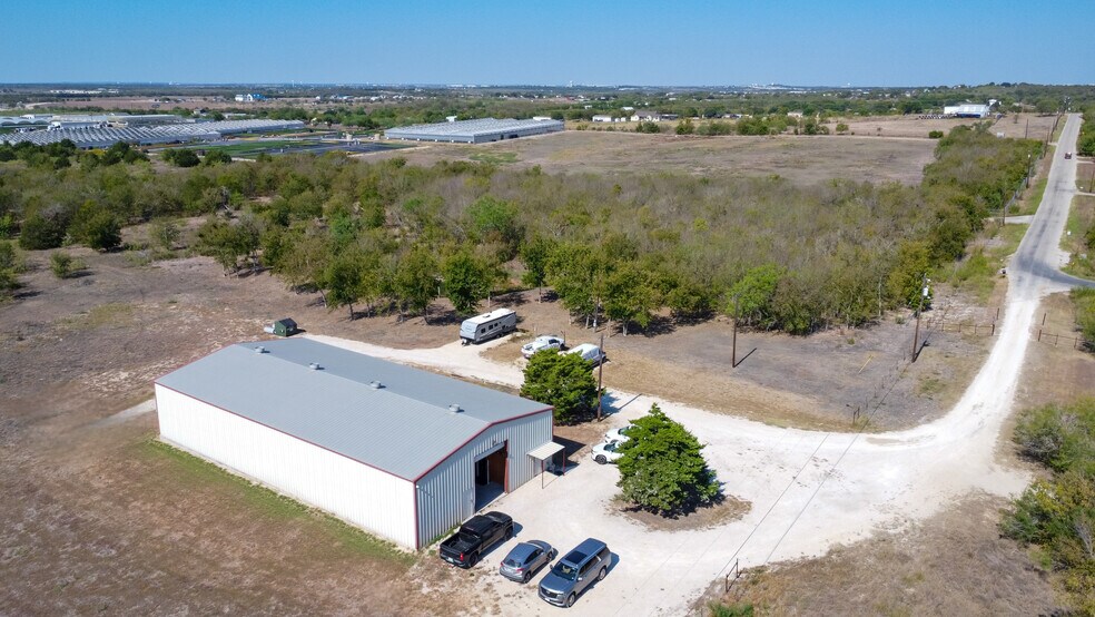 101 Petras Way, Kyle, TX à vendre - Photo du bâtiment - Image 3 de 23