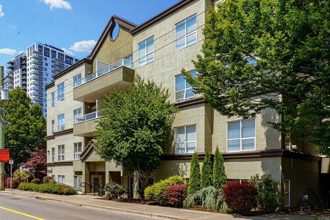 Plus de détails pour 832 Fisgard St, Victoria, BC - Bureau à vendre