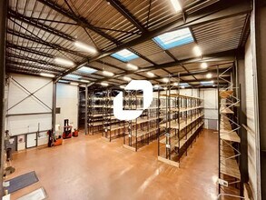 Local d'activités dans Lozanne à vendre Photo intérieure- Image 2 de 20