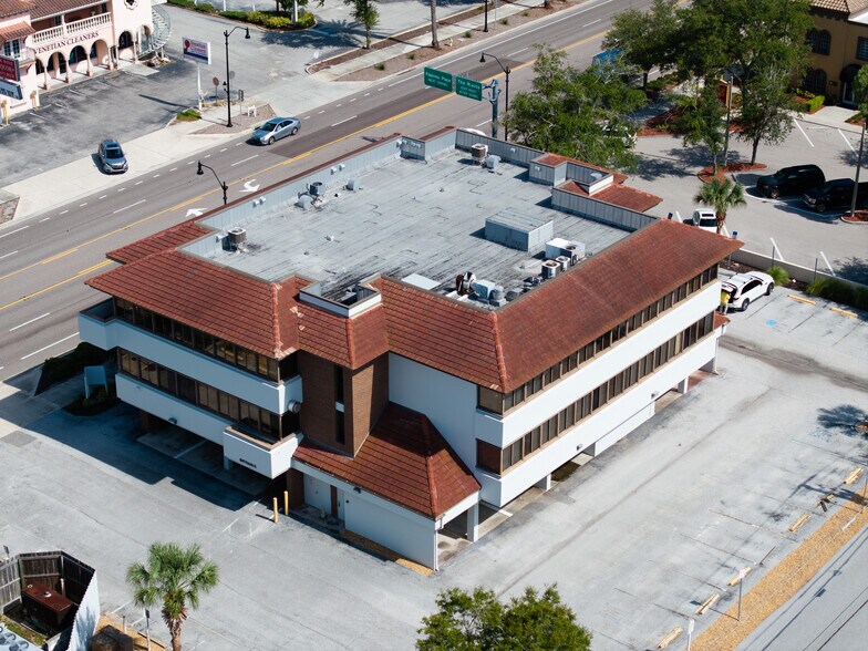 420 Tamiami Trl S, Venice, FL à vendre - Photo du bâtiment - Image 3 de 103