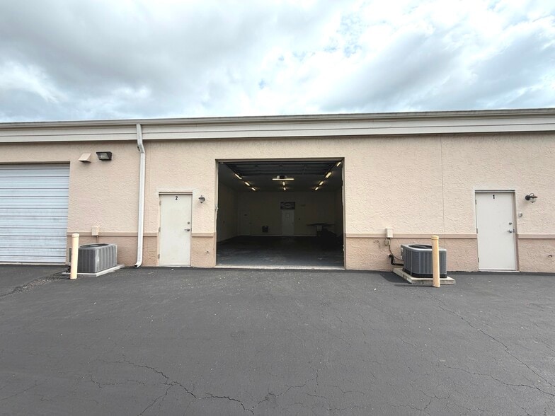 5929 Youngquist Rd, Fort Myers, FL for lease - Building Photo - Image 3 of 11