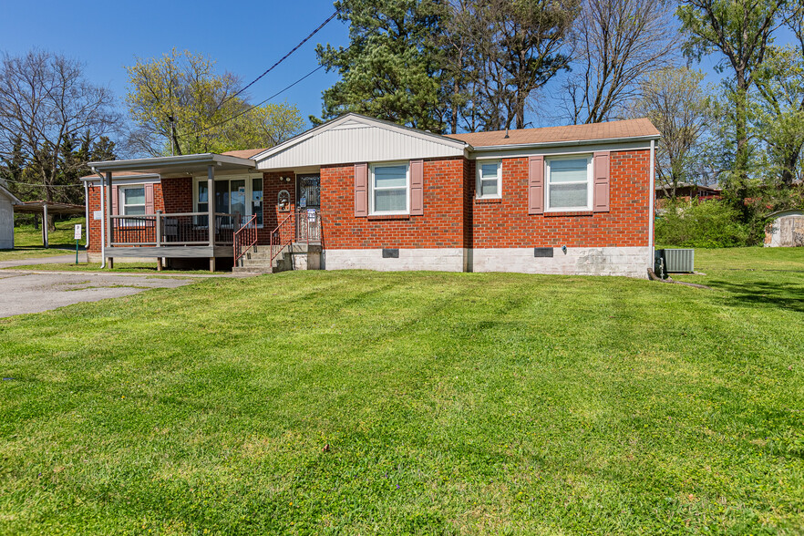 2874 Elm Hill Pike, Nashville, TN à vendre - Photo du bâtiment - Image 1 de 1