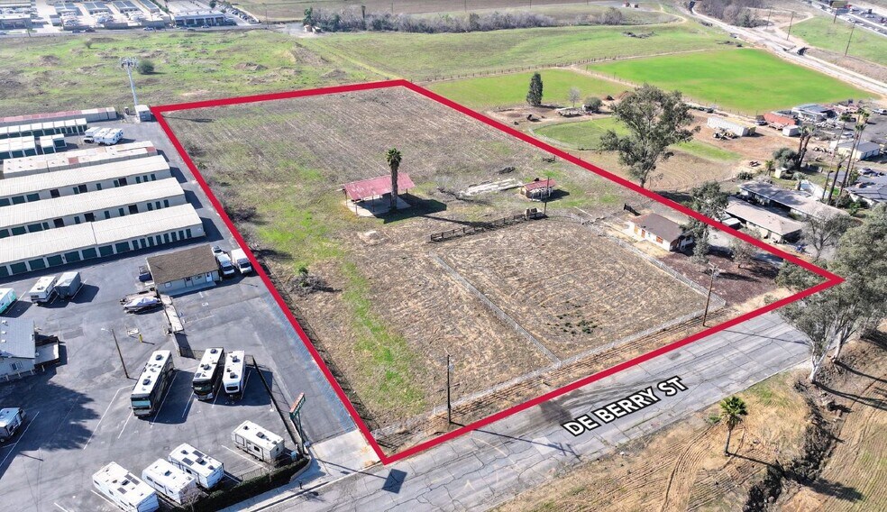 21911 De Berry St, Grand Terrace, CA à vendre - Photo principale - Image 1 de 1