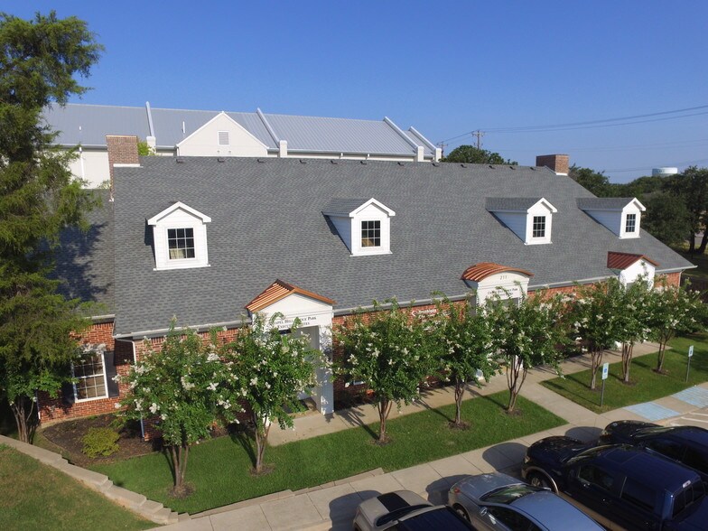 211 E Southlake Blvd, Southlake, TX à louer - Photo du bâtiment - Image 2 de 30