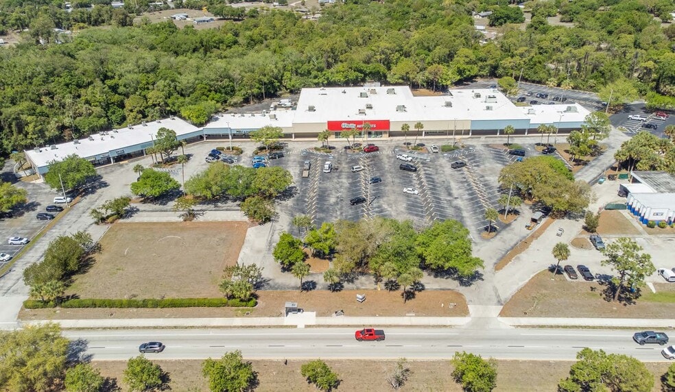 6351 Bayshore Rd, North Fort Myers, FL for lease - Building Photo - Image 1 of 8