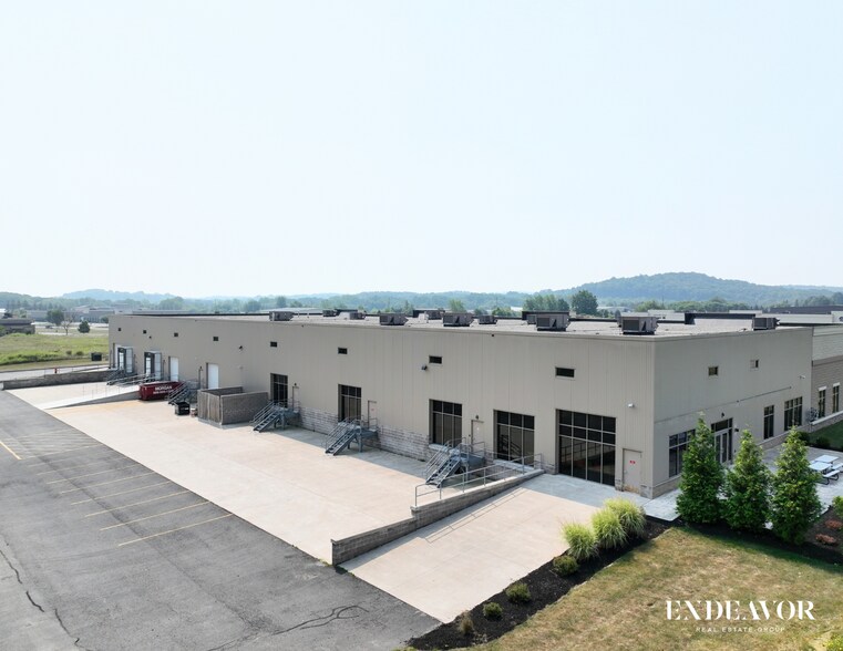 7910 Lehigh Crossing, Victor, NY à vendre - Photo du bâtiment - Image 2 de 5