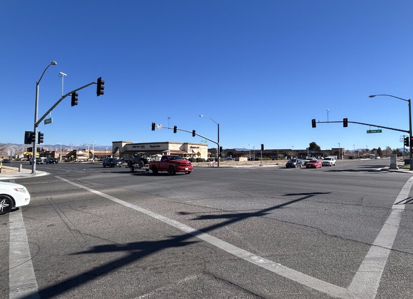 15480 Main St, Hesperia, CA à vendre - Photo du bâtiment - Image 2 de 41