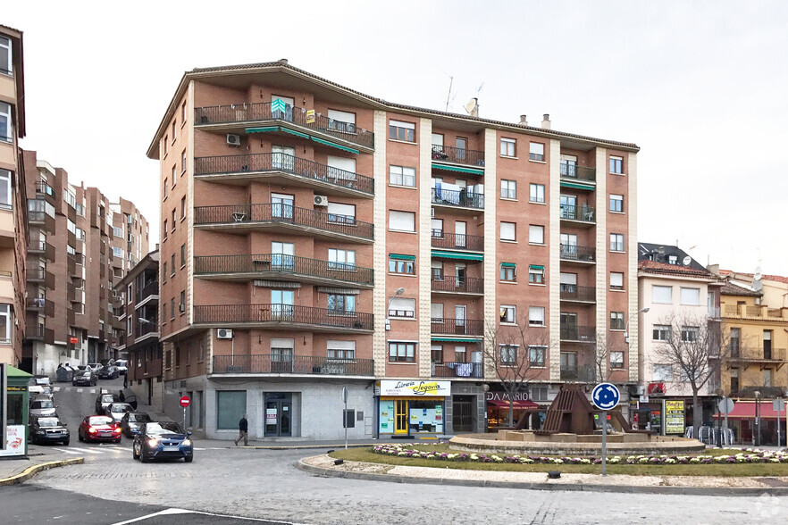 Plaza la Universidad, 6, Segovia, Segovia for lease - Primary Photo - Image 2 of 2