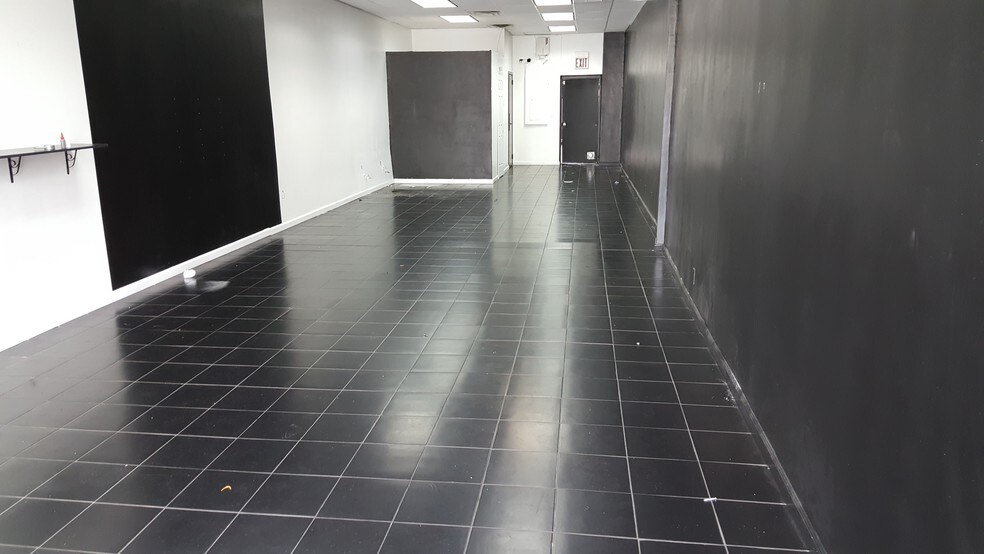 131-16 Merrick Blvd, Jamaica, NY à louer - Photo du bâtiment - Image 2 de 5